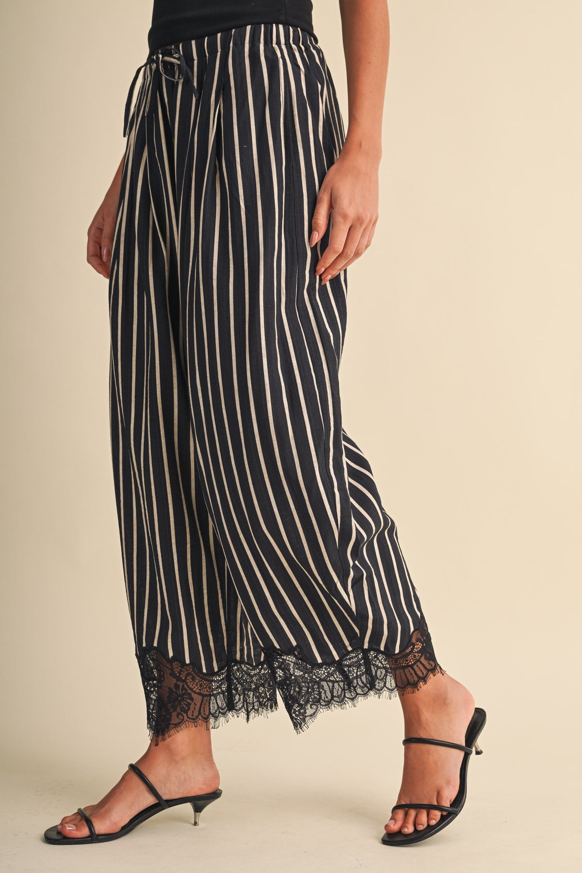 Lace Hem Striped Barrel Culottes