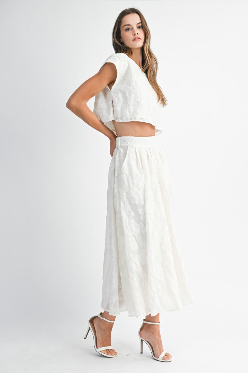 Floral textured Set Cream
